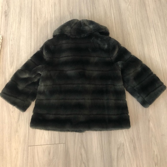 Juicy Couture Faux Fur Capelet - Picture 3 of 5